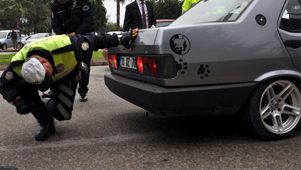 Mersin'de Polisleri Şaşkına Uğratan Egzoz Sistemi