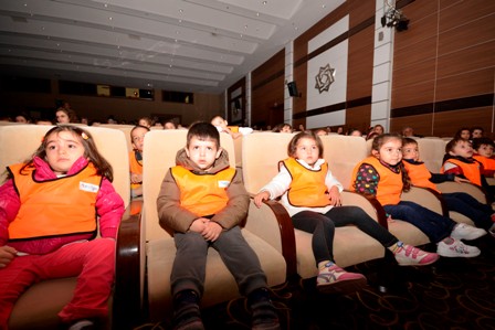 ‘Beyaz Kız İle Cızbız’ı  12 Bin Öğrenci İzledi