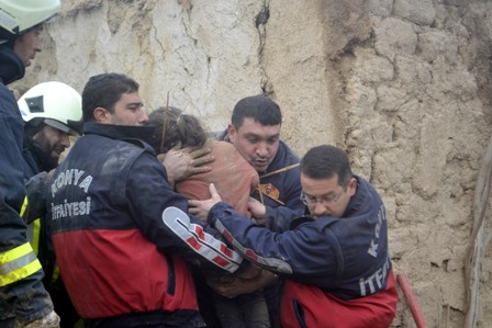 Suriyeli çocuklar göçükte kaldı: 1 ölü, 1 yaralı