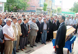 Banka müdürü halı saha maçında öldü