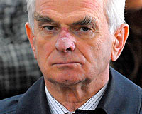 Dinleme yok, açık bırakılan telefon var