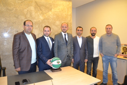 Koyuncu'dan  basketbol takımına destek