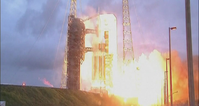 Uzay aracı Orion fırlatıldı