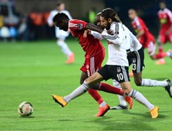 Beşiktaşlı futbolculardan taraftara çağrı