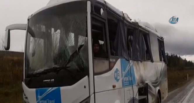 Malezyalı turistleri taşıyan otobüs devrildi: 17 yaralı