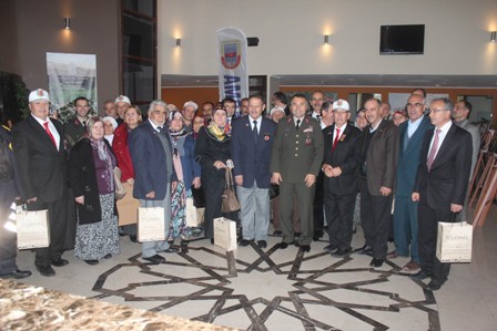 Gaziler onuruna yemek