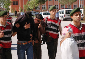 Uyuşturucu şüphelileri tutuklandı