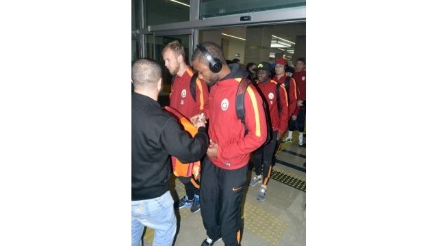 Galatasaray Kafilesi Konya'da Coşkuyla Karşılandı