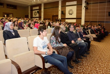 “Bir gönül hikayesi” sahnelendi