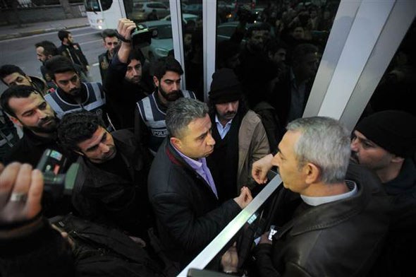 Emniyet'ten Cemaate Operasyon: İŞTE GÖZALTINDAKİ İSİMLER