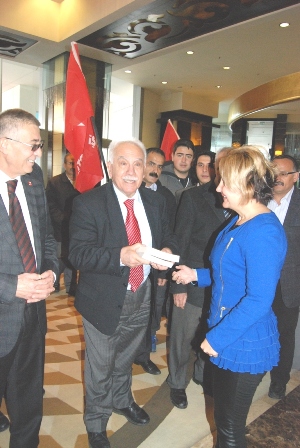 Perinçek’e Kuran-ı Kerim hediye edildi