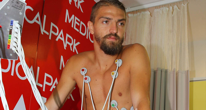 Caner Erkin restoranda rahatsızlandı