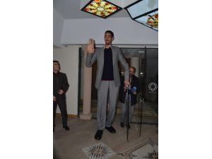 Dünyanın en uzun adamı Kösen, ev hayaline kavuşuyor