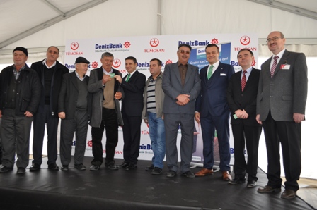 Denizbank, 10 Çiftçiye Traktör Hediye Etti
