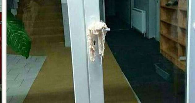 Cami kapısına bu bırakılır mı?