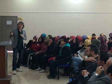 Medipol'ün dekanı Enderun'da
