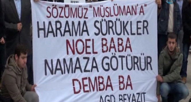 Demba Ba hakkında öyle bir pankart açtılar ki!