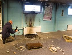 İsveç'te yine cami kundaklandı