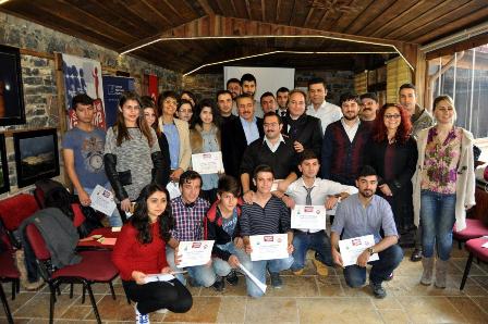 Gençlere demokrasi eğitimi verildi