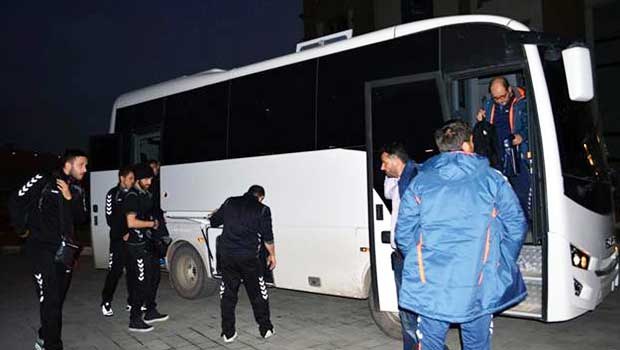 Torku Konyaspor Şırnak'ta zırhlı araçlarla taşındı