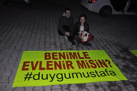 Yeni yılda sürpriz evlilik teklifi
