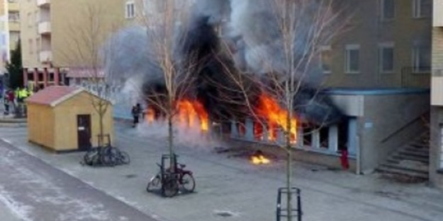 İsveç'te camiye bu kez bombalı saldırı