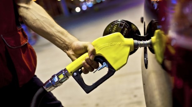 Benzin ve motorine indirim: İŞTE FİYATLAR