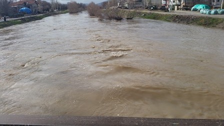 Muhtemel taşkın önlendi