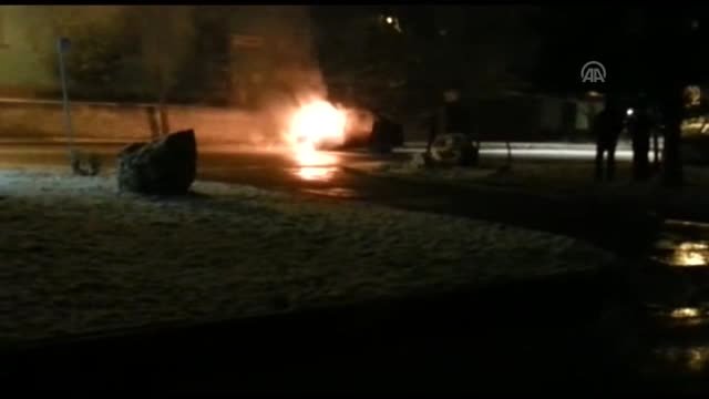 Konya'da Park Halindeki Tıra Çarpan Otomobil Yandı