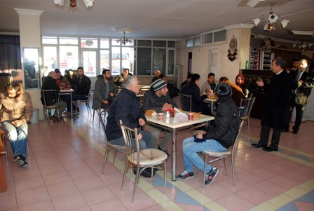 Yolda kalanların yardımına belediye koştu