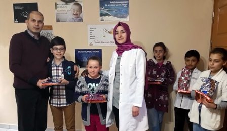 Gençler Mevlana’yı resmetti