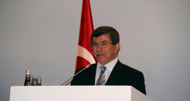 Davutoğlu Paris'e gidiyor