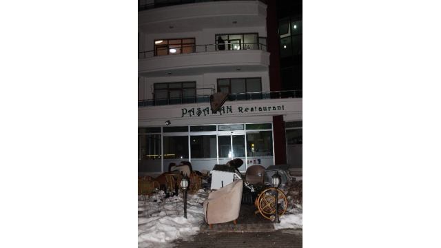 Konya'da Evi Terk Eden Karısına Kızıp Eşyaları Balkondan Attı