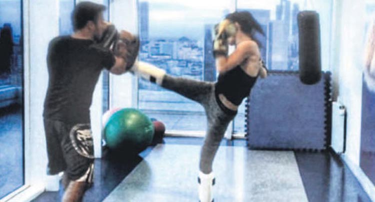 Vur Merve, ihanete böyle vur!