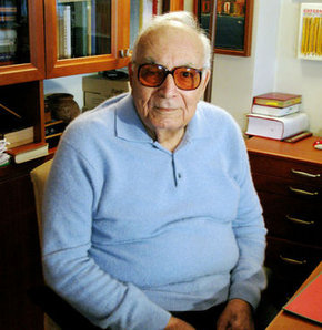 Ünlü yazar hastaneye kaldırıldı