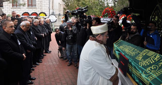 Vefat etti ama 25 bin öğrencisi var!!!