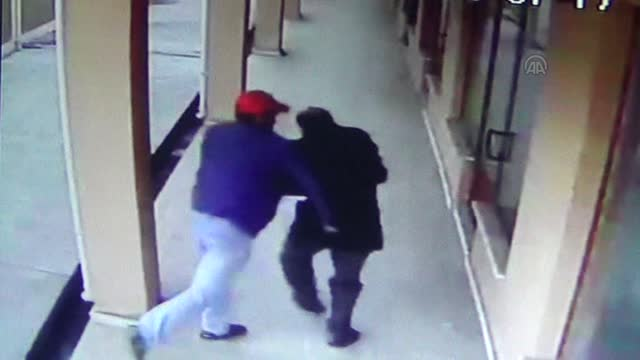 Konya'da bir kişi tartıştığı belediye memurunu bıçakla yaraladı