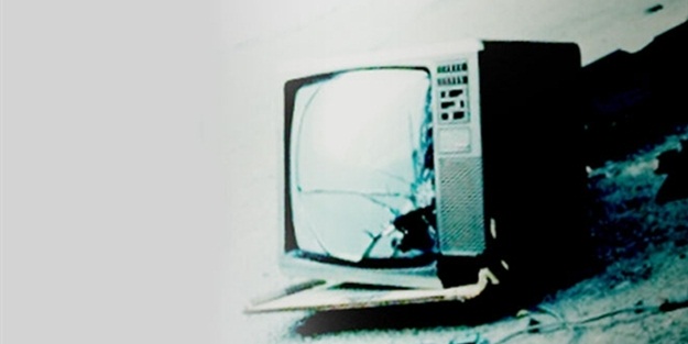 Üzerine televizyon devrilen çocuk yaralandı