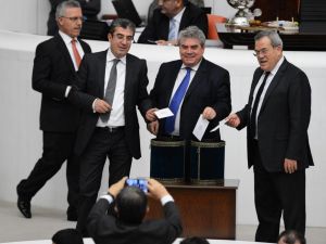 Meclis'te Yüce Divan oylaması