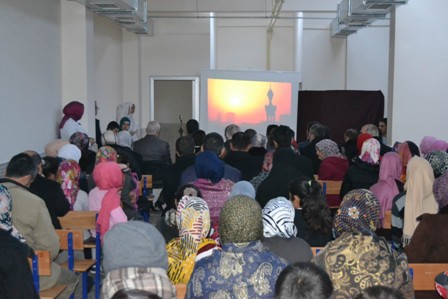 Ertelenen kandil programı yapıldı