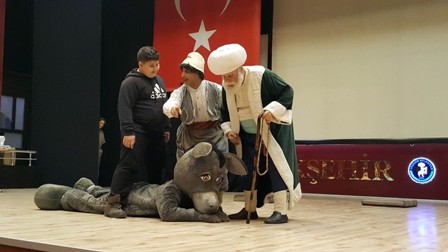 Medeniyet Okulu Tiyatrosu’na büyük ilgi