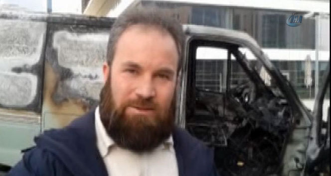 Sigorta şirketine kızdı, minibüsünü yaktı