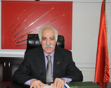 Mumcu, demokrasi şehitlerimizin sembolüdür
