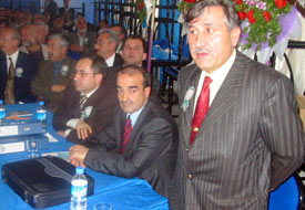 Minibüsçülerin yeni başkanı Dinek