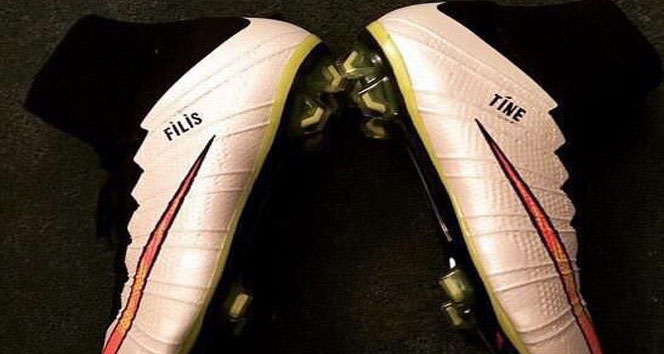 Demba Ba'dan Filistin'e destek