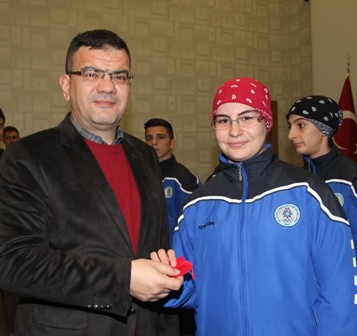 Başarılı sporculara ödül