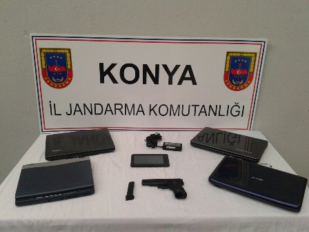 Cihanbeyli’de ev hırsızları yakalandı