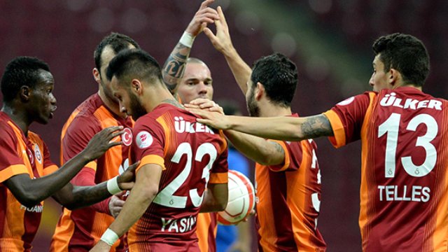 Fenerbahçe Futbol Vakfı'ndan Galatasaray'a Kutlama