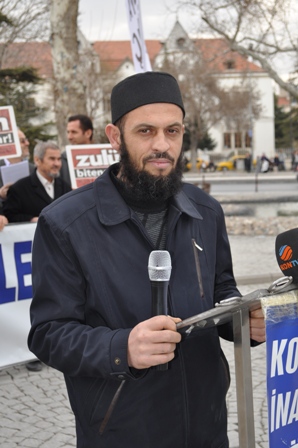 Dinimizle alay ediyorlar