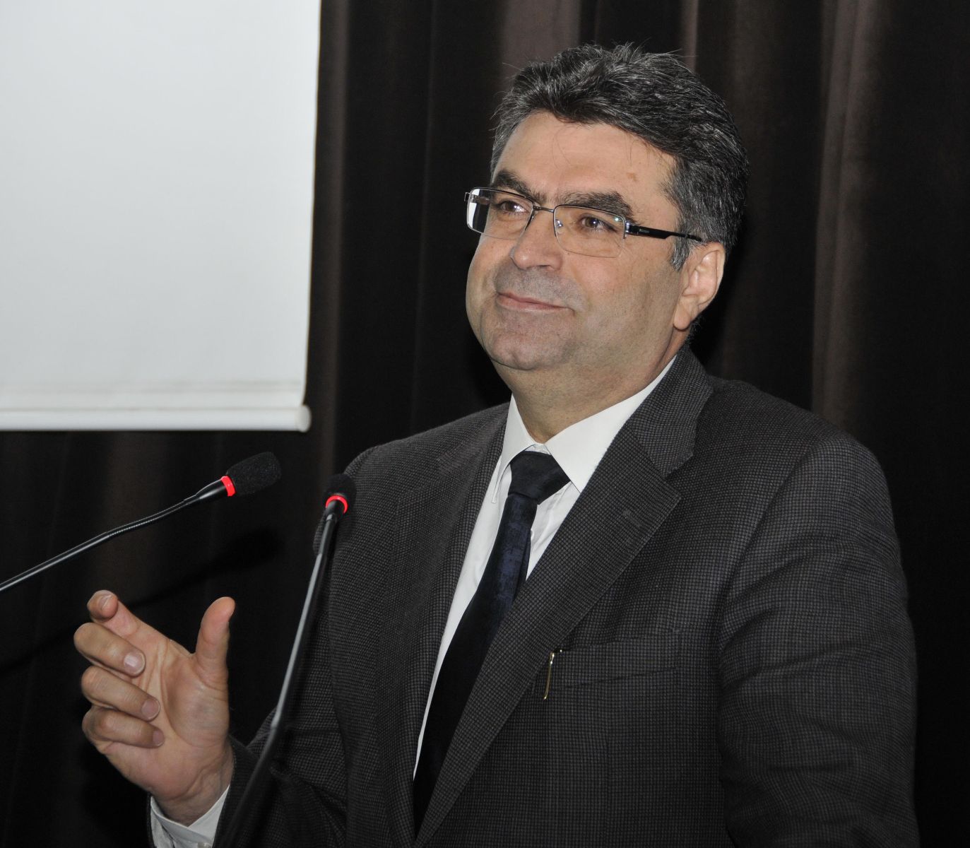 Orhan Erdem istifa etti